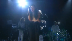 Lorde Singing \